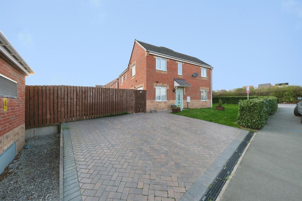 Property photo 1 of 23