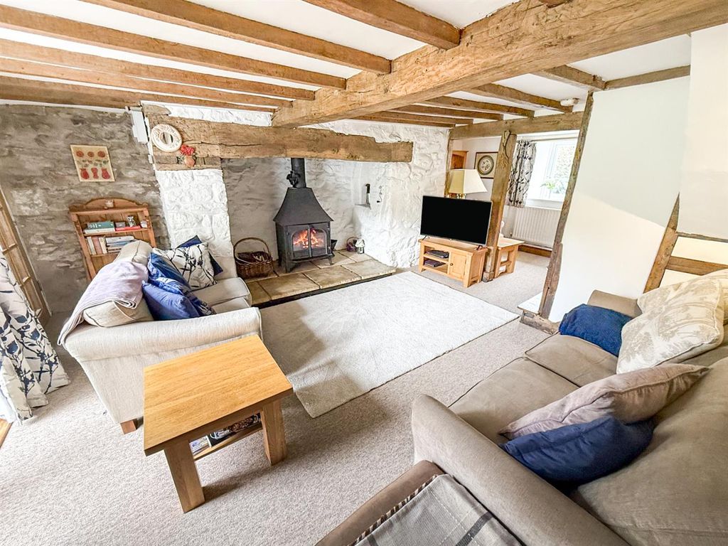 Property photo 2 of 30 Lounge