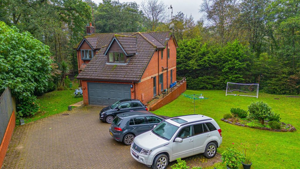 Property photo 1 of 28 Churchill Close 7 Drone-6.Jpg