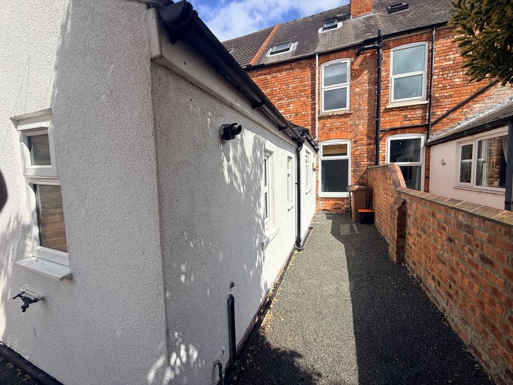 Property photo 3 of 20