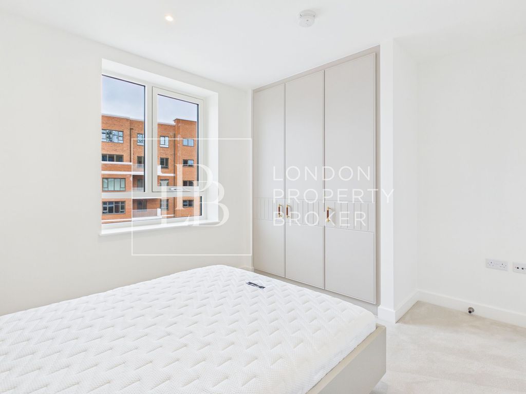 Property photo 3 of 11