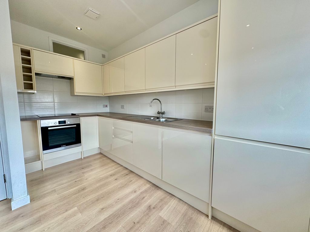 Property photo 1 of 6 Image