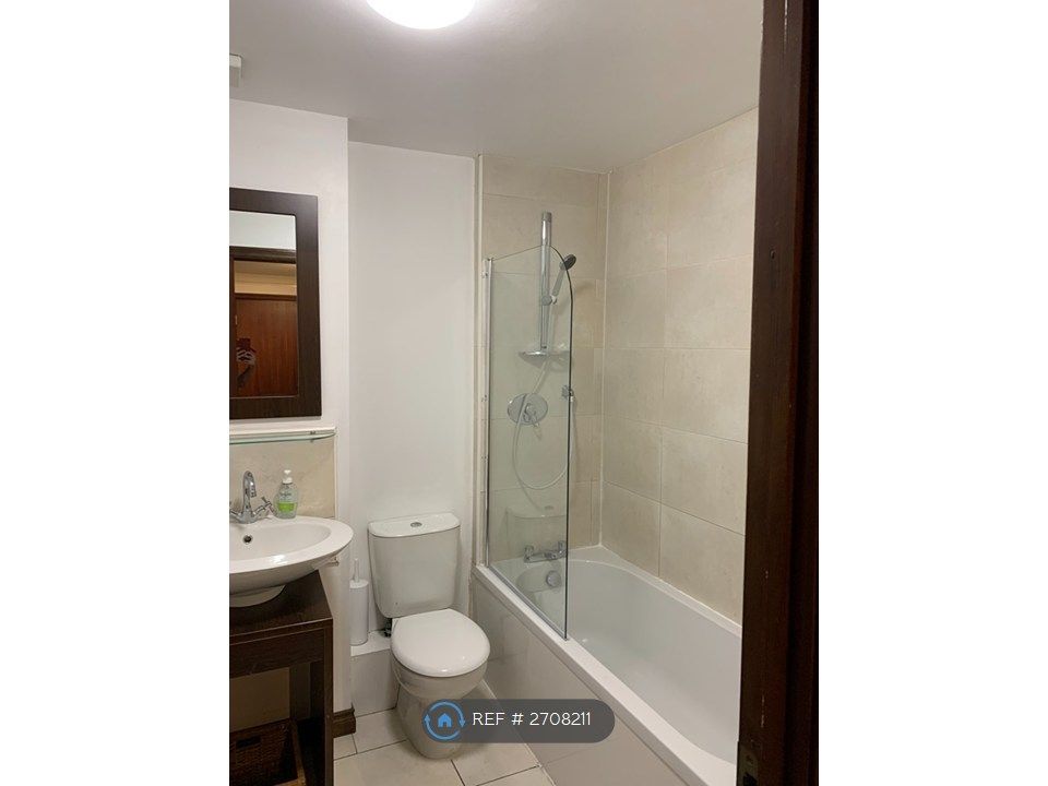 Property photo 3 of 15 Bathroom