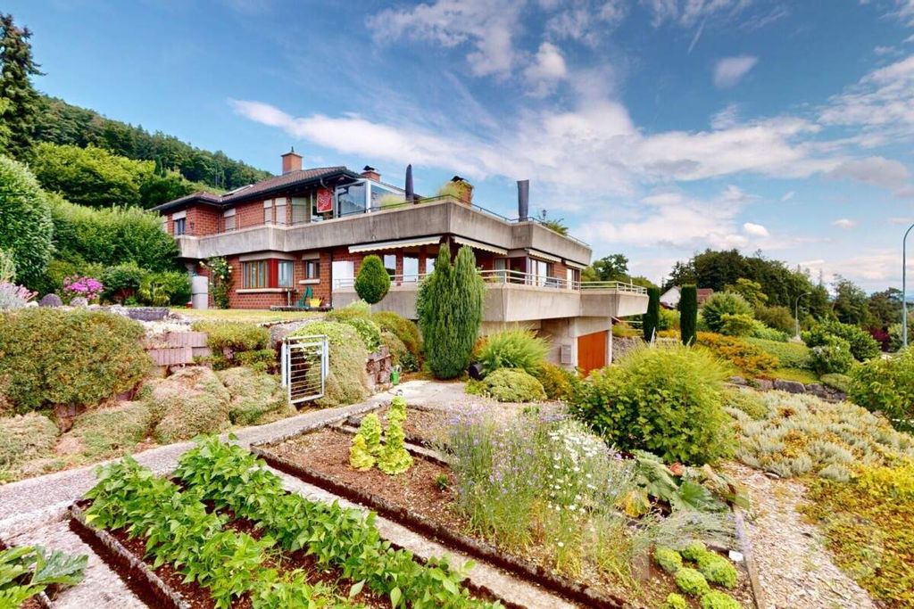 Property photo 2 of 12