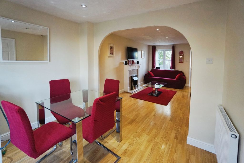 Property photo 3 of 17 Dining Room