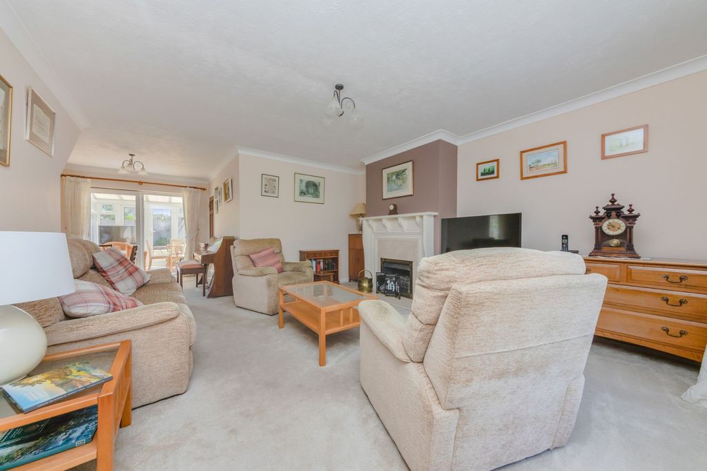 Property photo 2 of 21