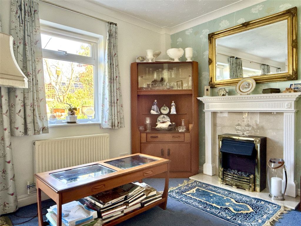 Property photo 3 of 20 Living Room