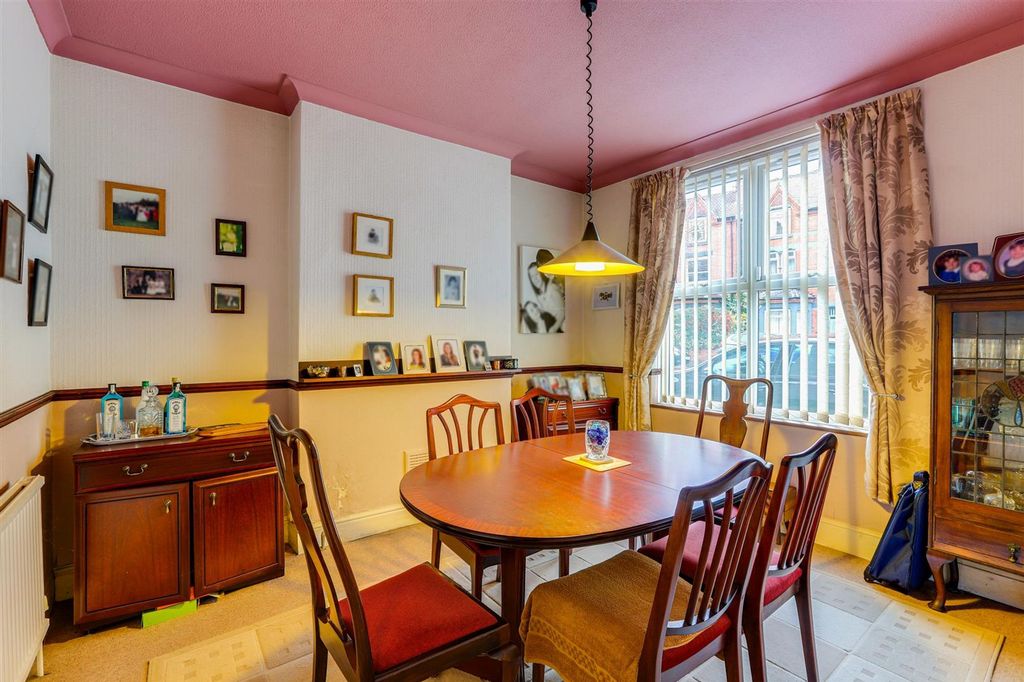 Property photo 3 of 28