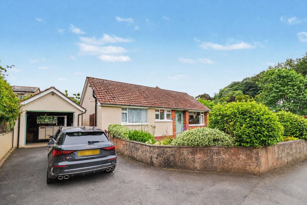 Property photo 1 of 12 1 - Picture No. 01