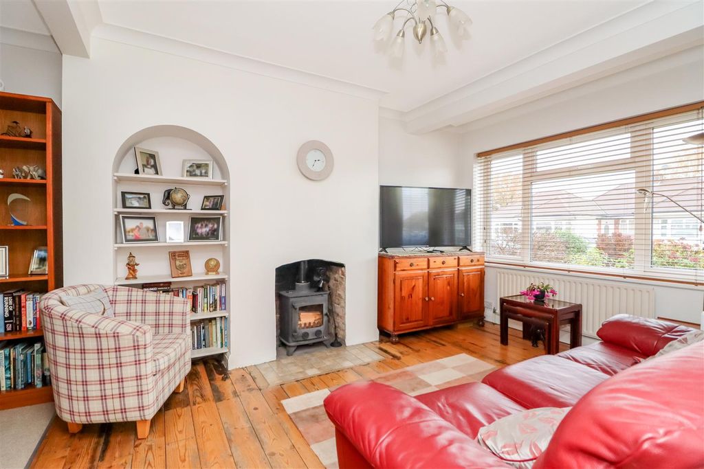 Property photo 2 of 20