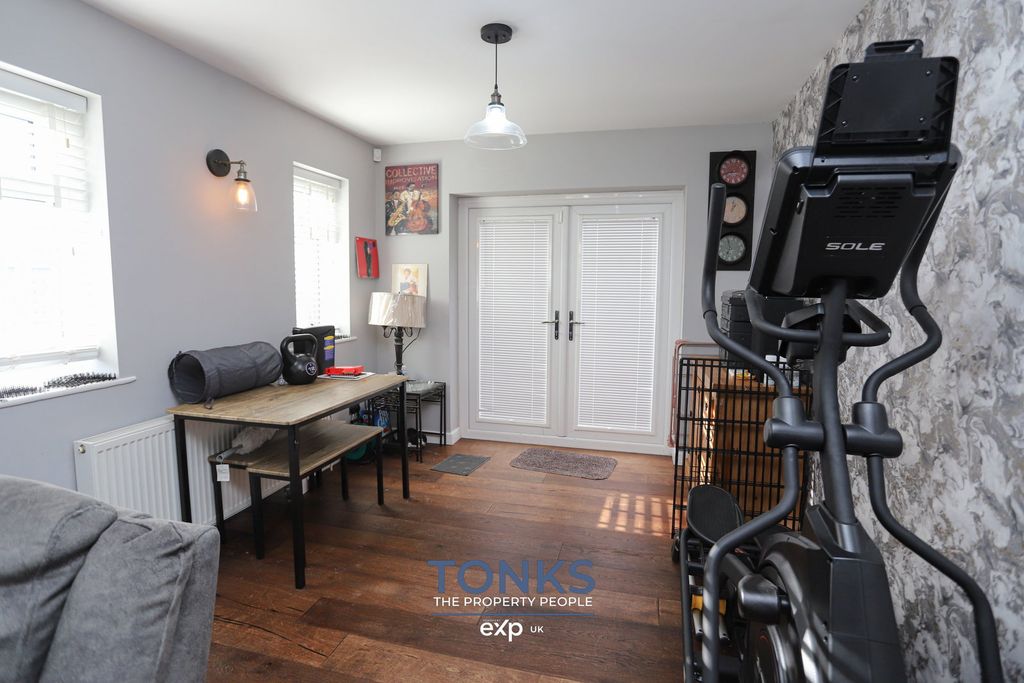 Property photo 3 of 20