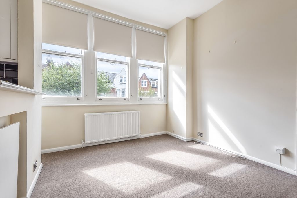 Property photo 1 of 8 526070 (2)