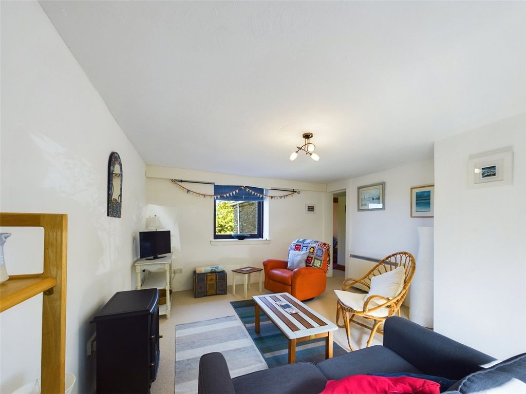 Property photo 3 of 14 Picture No. 28