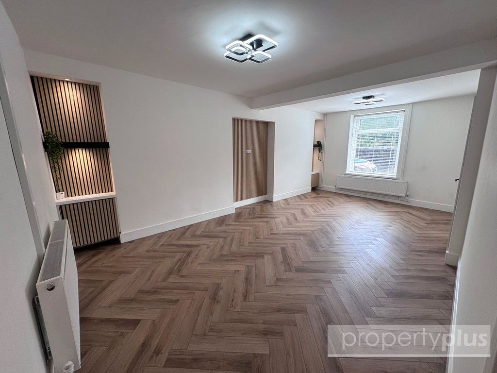 Property photo 2 of 16 Picture No. 07