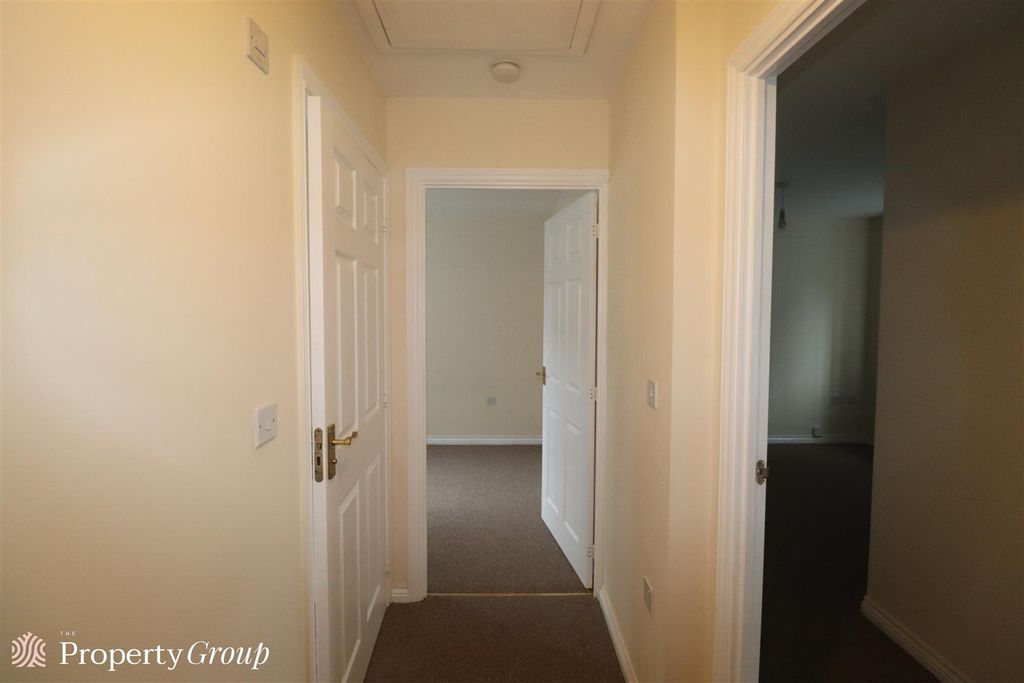 Property photo 2 of 10 21 Cobb Close (1).Png