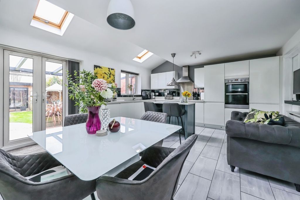 Property photo 2 of 25 Pbox-Img.Jpg