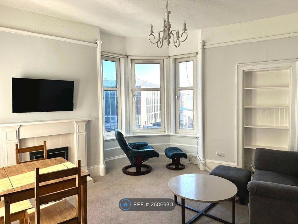 Property photo 1 of 14 Living Room