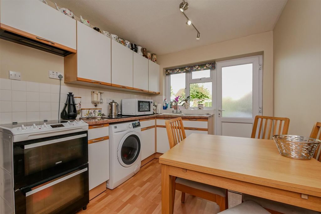 Property photo 3 of 12 Kitchen/Breakfast Room