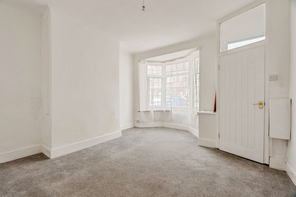 Property photo 2 of 15 Pbox-Img.Jpg