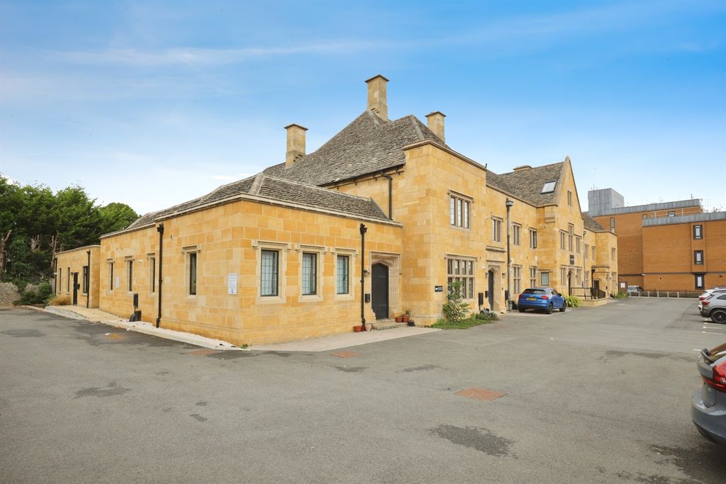 Property photo 2 of 16