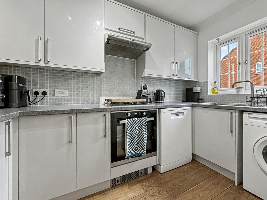 Property photo 3 of 21