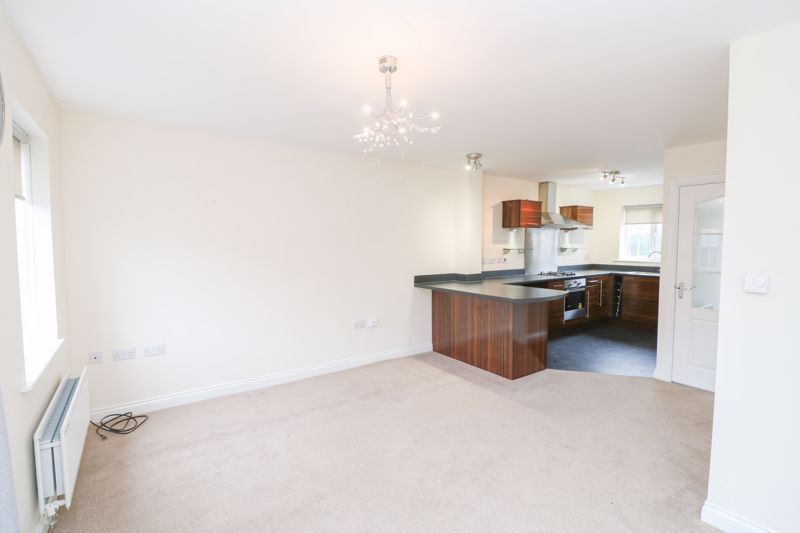 Property photo 3 of 10 Lounge/ Kitchen