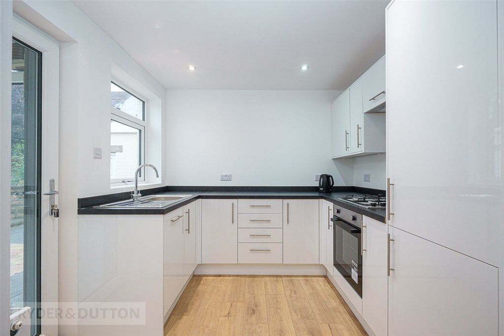 Property photo 3 of 23 Kitchen