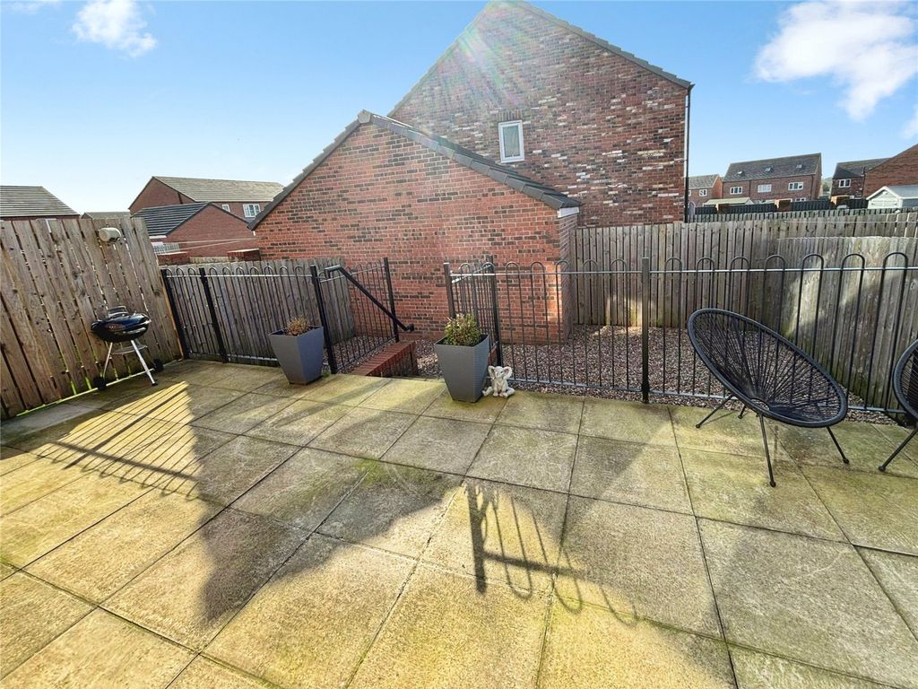 Property photo 3 of 12 Gardens
