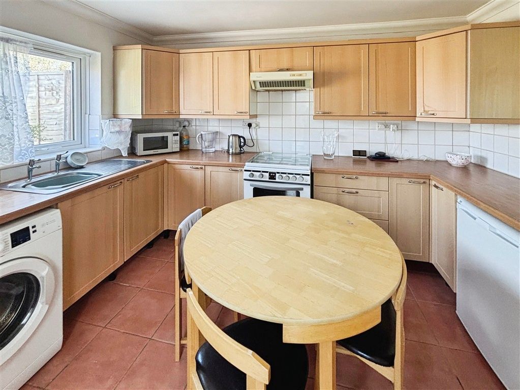 Property photo 2 of 8 Kitchen/Diner