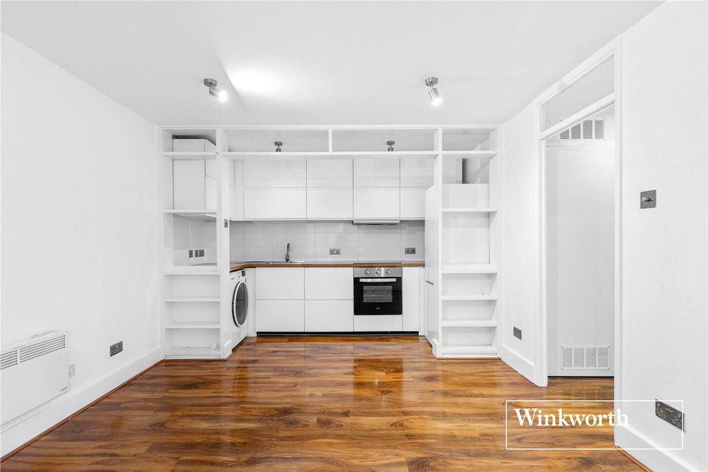 Property photo 2 of 16 Picture No. 18