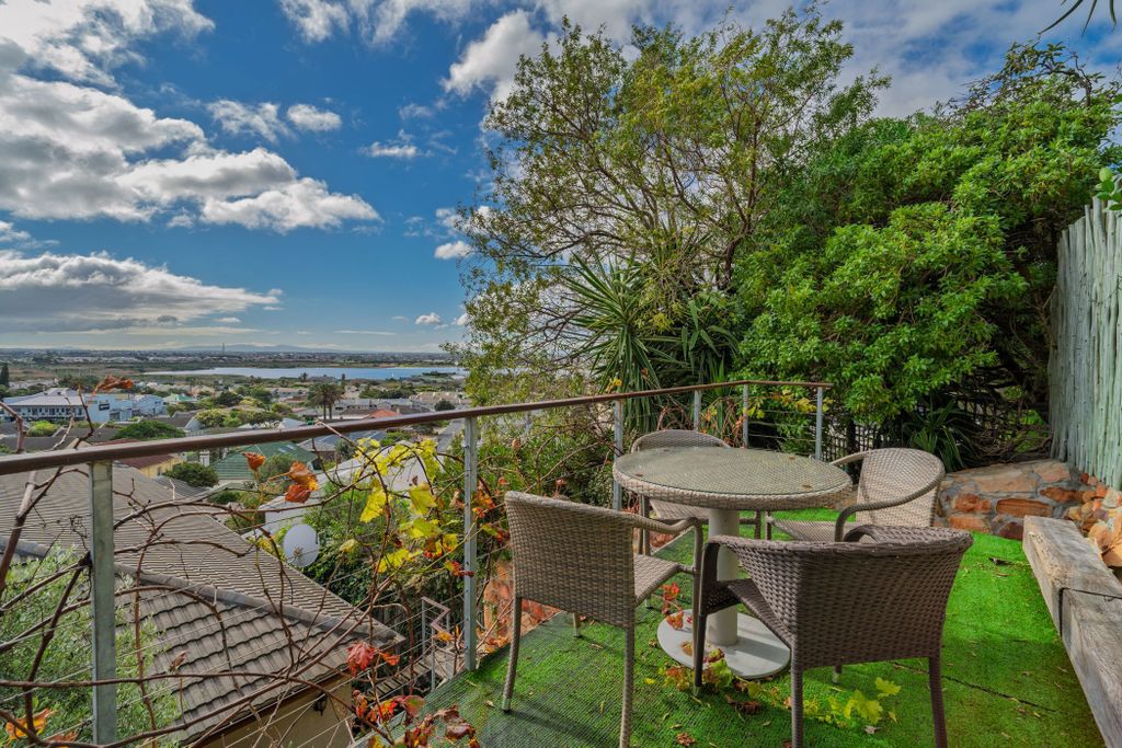 Property photo 3 of 34 Fh1707074