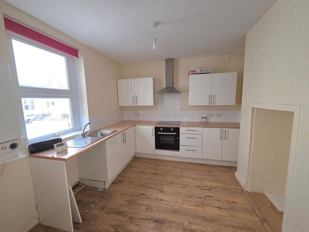 Property photo 2 of 5 Kitchen