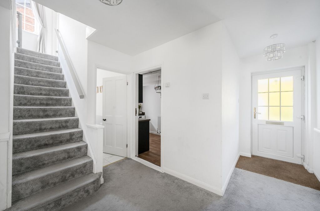 Additional image 18 of 4 bed detached house for saleWalden Avenue, Arborfield, Reading, Berkshire RG2