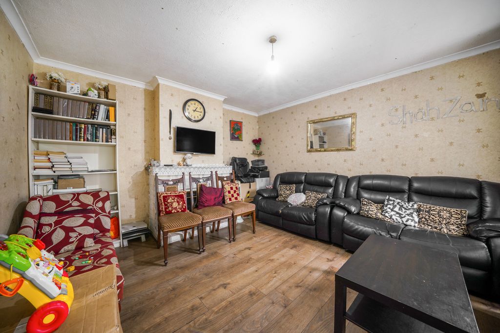 Property photo 3 of 18 Gallery