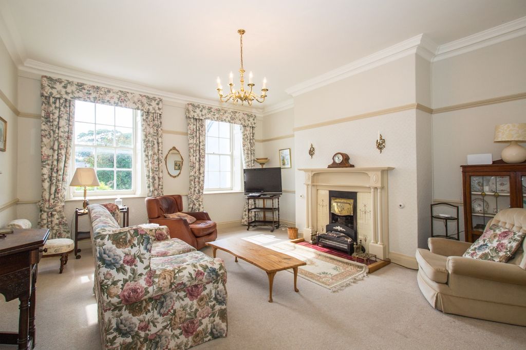 Property photo 2 of 34 5041154