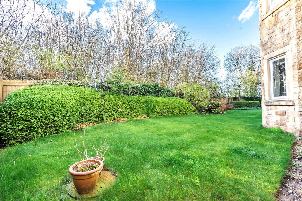 Property photo 2 of 13 Picture No. 14