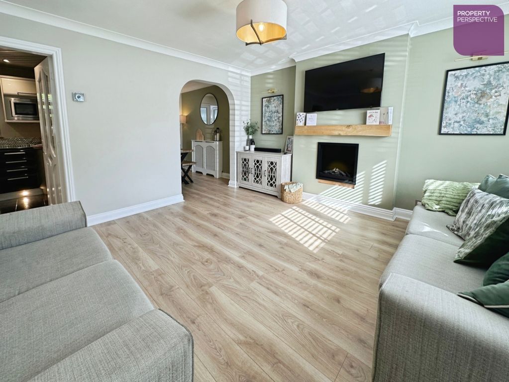 Property photo 3 of 18 Pbox-Img.Jpg