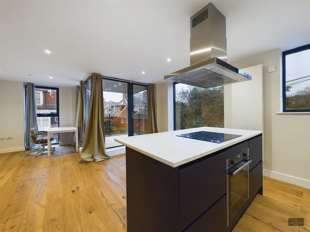 Property photo 1 of 14 Cam02887G0-Pr0120-Still009.Jpg