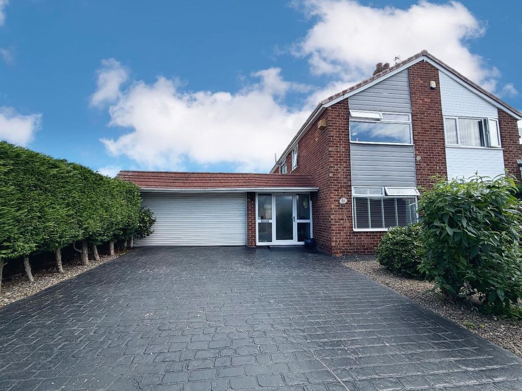 Property photo 1 of 14 External