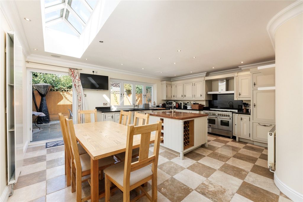 Property photo 2 of 10 Picture No. 02