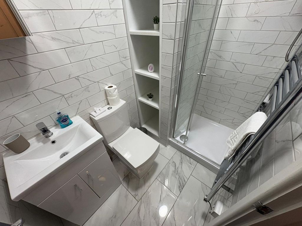 Property photo 3 of 3