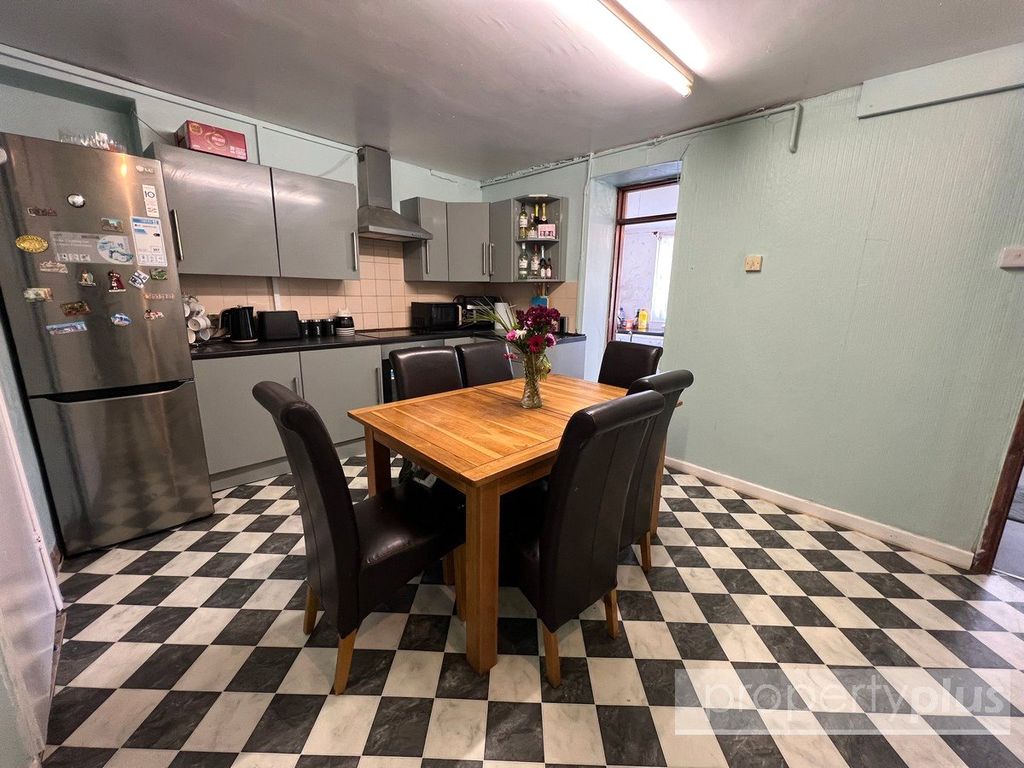 Property photo 2 of 12 Picture No. 08