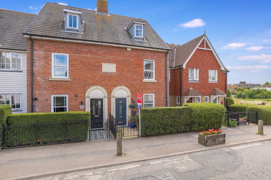 Property photo 1 of 35