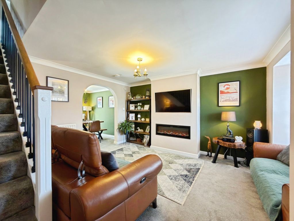 Property photo 2 of 26