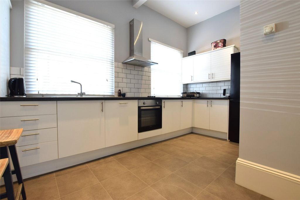 Property photo 2 of 9 Picture No. 28