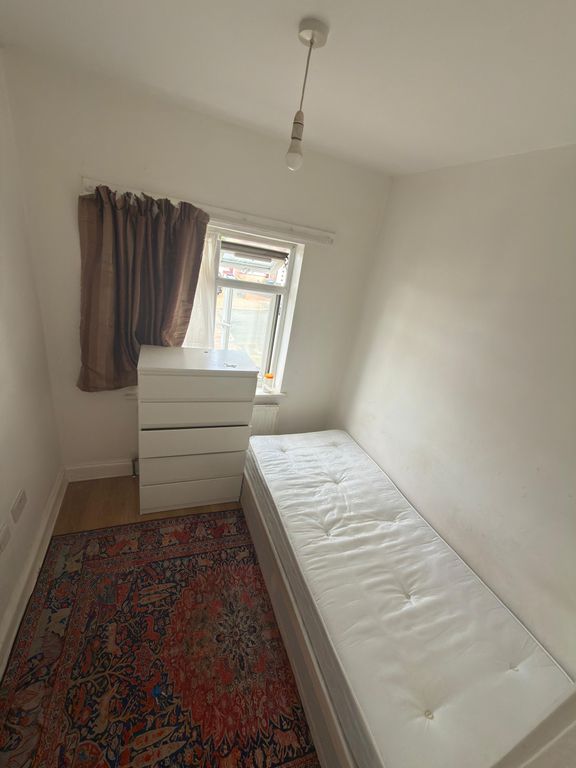 Property photo 1 of 3