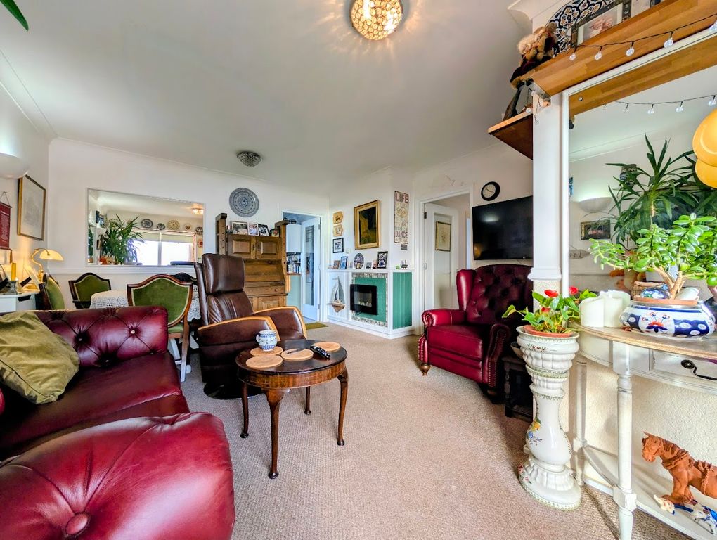 Property photo 3 of 25