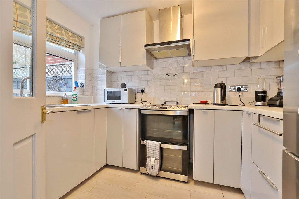 Property photo 2 of 12 Picture 2