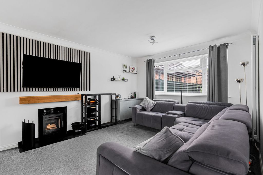 Property photo 3 of 26