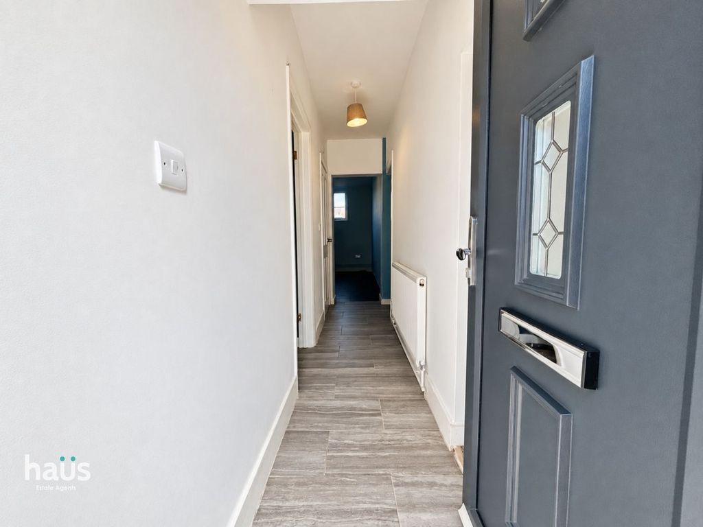 Property photo 2 of 8 Entrance Hallway